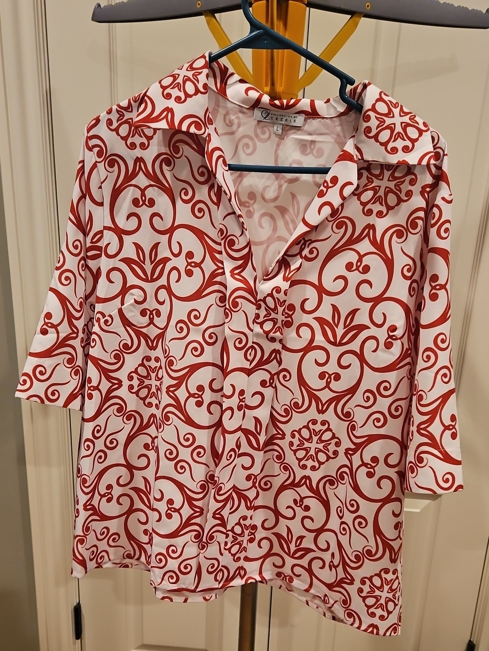CeZele Red and White Scroll-Print Pullover Shirt Size Large